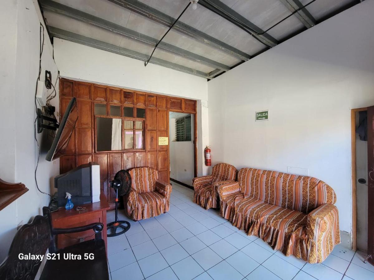 סן חואן דל סור Hostel Rossy מראה חיצוני תמונה